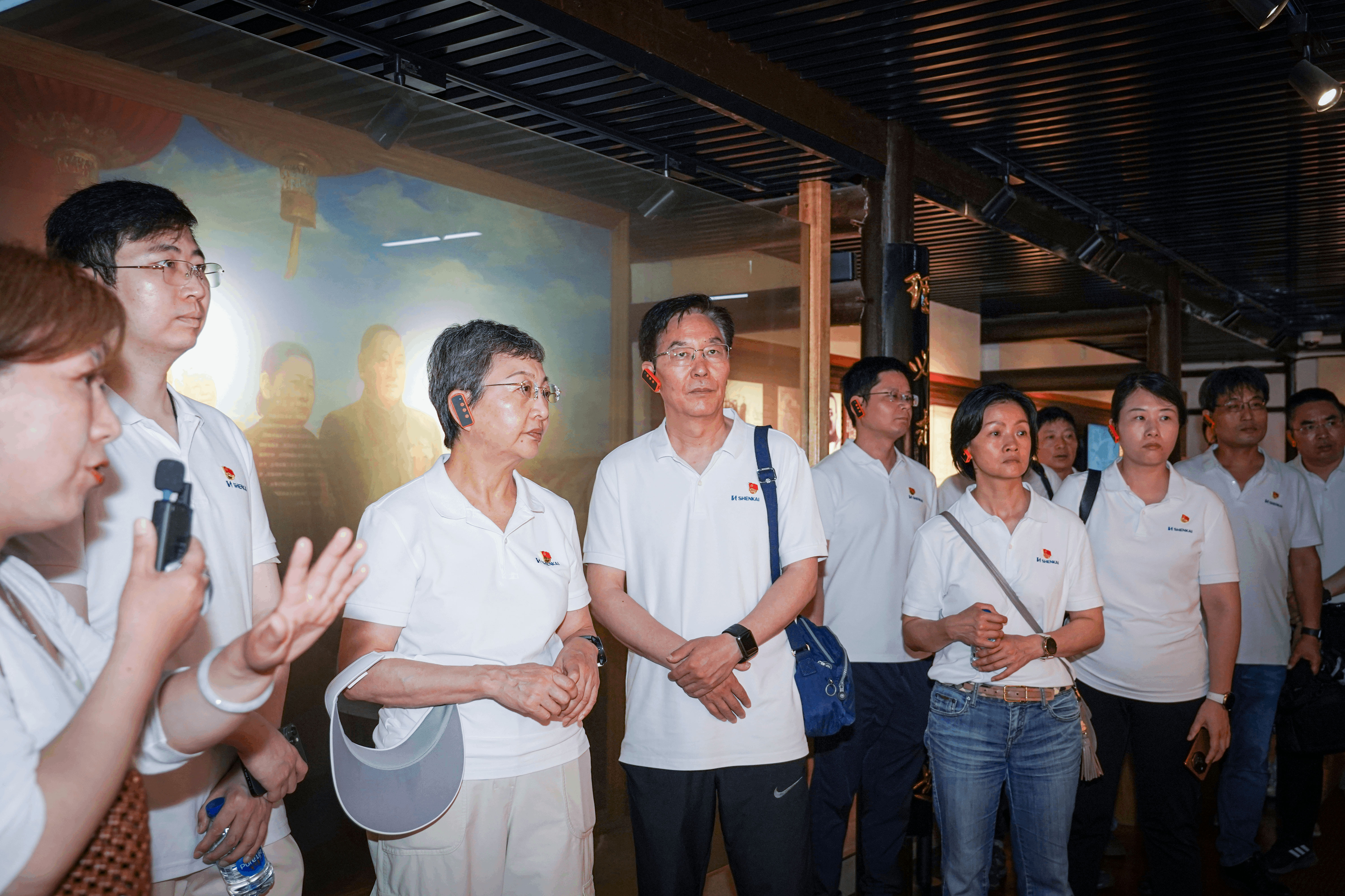 ׷Ѱ�����㼣�����س���ʹ�������������ǲ���֯��չ������һ�����⵳���˶�(ͼ4)